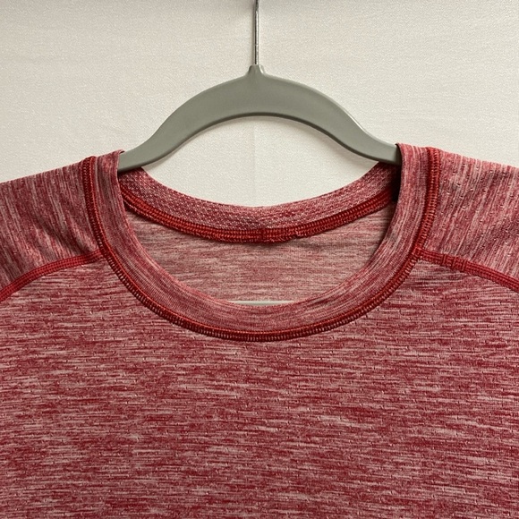 Lululemon Get Outside Get Sweaty Vent Tee Red Size Medium - Picture 3 of 5